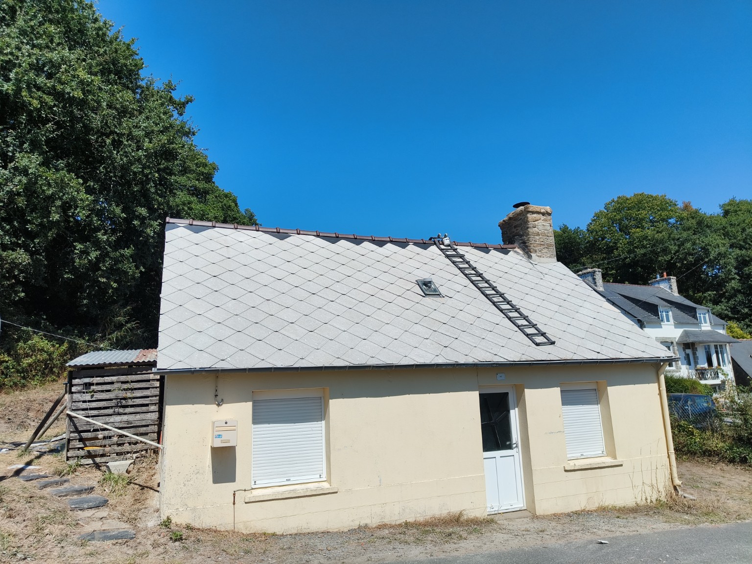 Préparation du support avant résine d’encapsulage à Camaret-sur-Mer